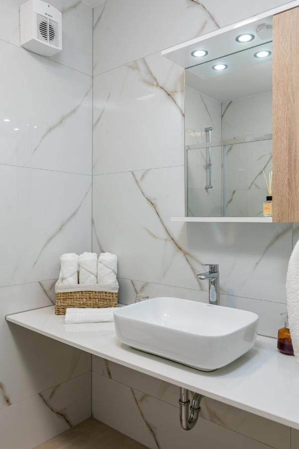 Nomad Dubrovnik + Free Parking Apartman Kültér fotó