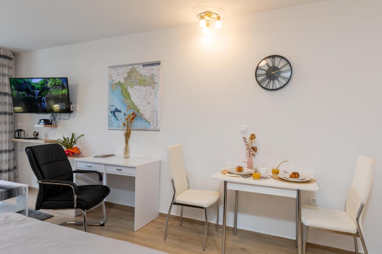 Nomad Dubrovnik + Free Parking Apartman Kültér fotó
