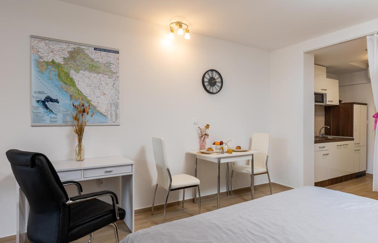 Nomad Dubrovnik + Free Parking Apartman Kültér fotó